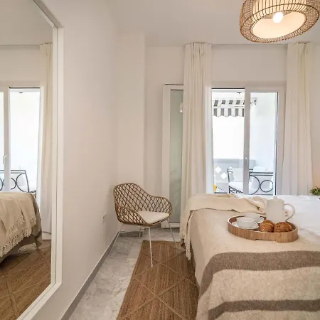 Vacation Marbella: Beachfront With Private Access Near Puerto Banus Apartment *