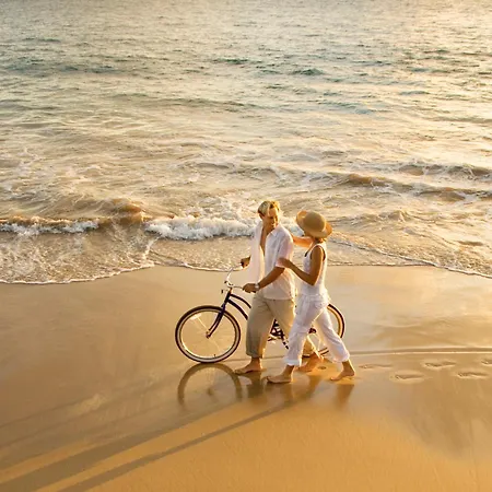 Apartment Vacation Marbella: Beachfront With Private Access Near Puerto Banus *